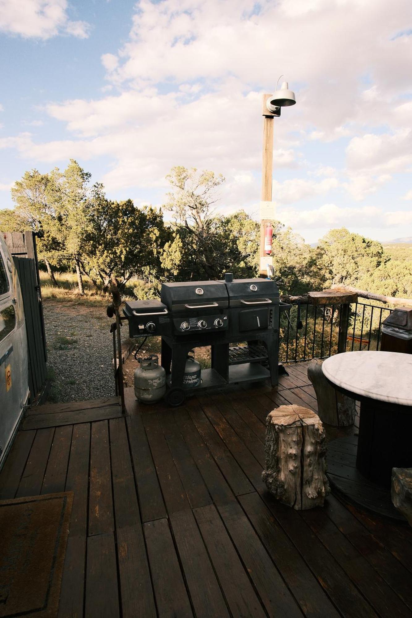 Silver Bullet Airstream, El Mistico Glamping Ranch Nogal Dış mekan fotoğraf