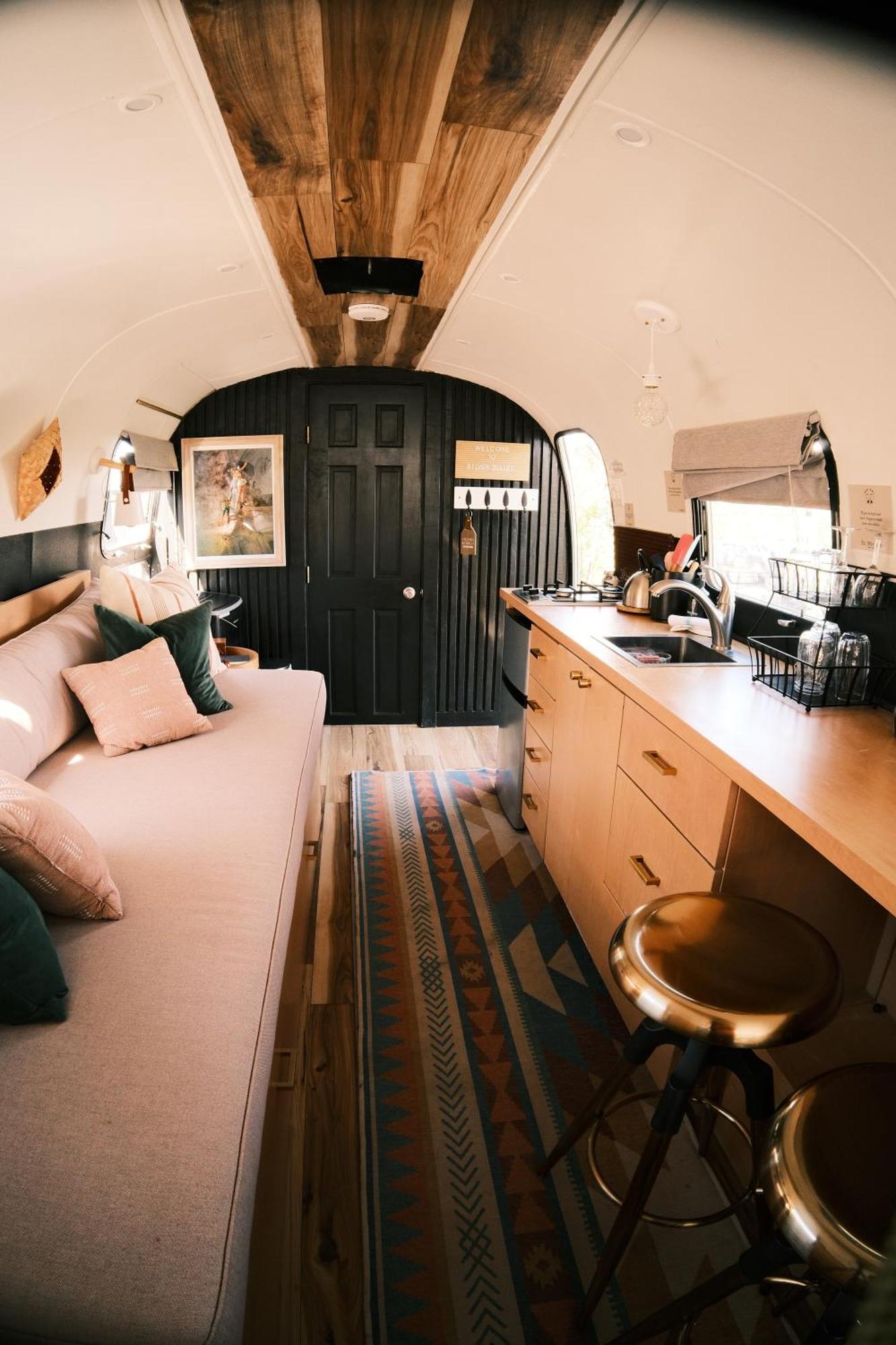 Silver Bullet Airstream, El Mistico Glamping Ranch Nogal Dış mekan fotoğraf