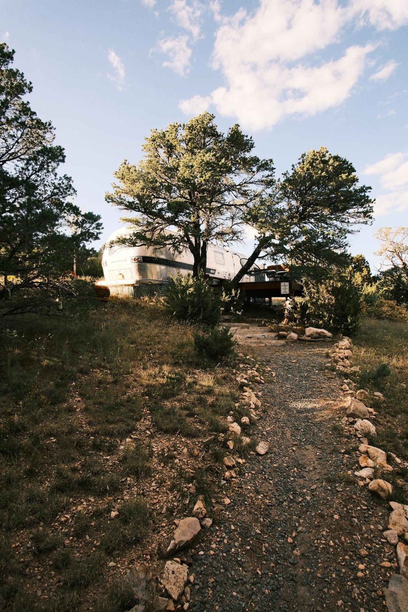 Silver Bullet Airstream, El Mistico Glamping Ranch Nogal Dış mekan fotoğraf
