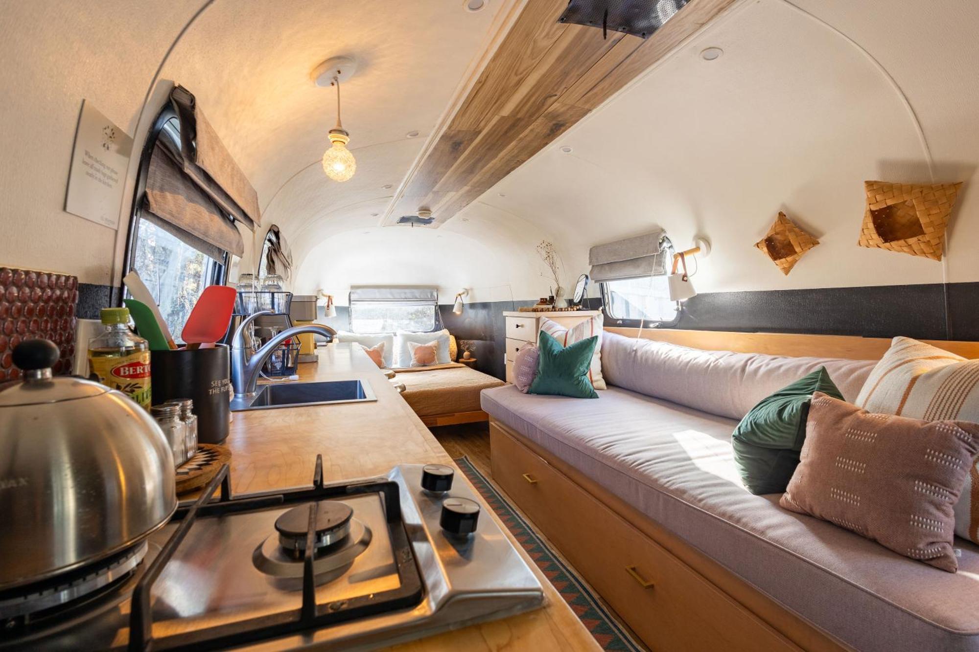 Silver Bullet Airstream, El Mistico Glamping Ranch Nogal Dış mekan fotoğraf