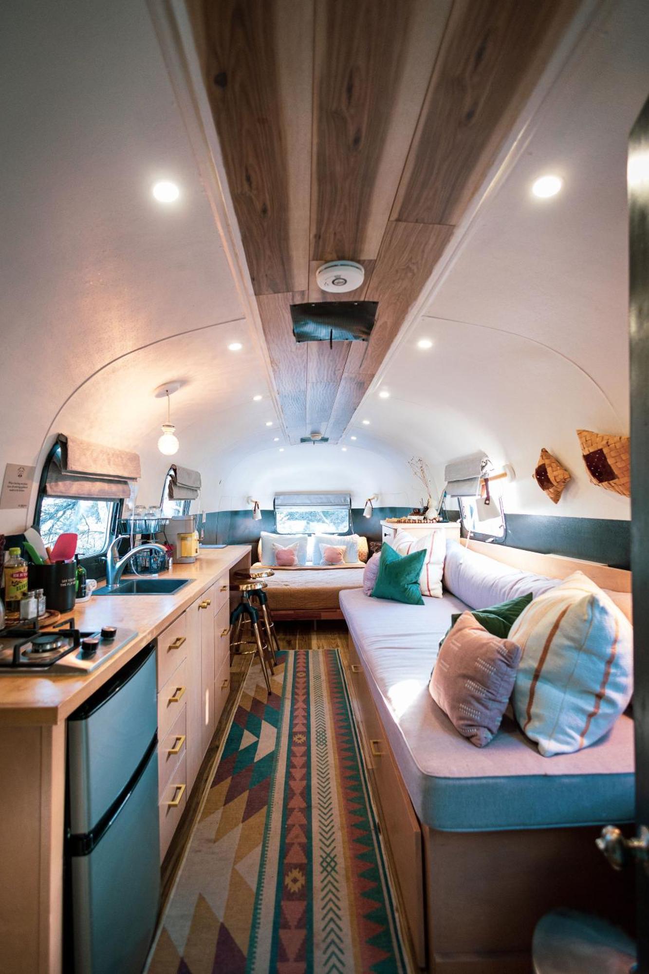 Silver Bullet Airstream, El Mistico Glamping Ranch Nogal Dış mekan fotoğraf