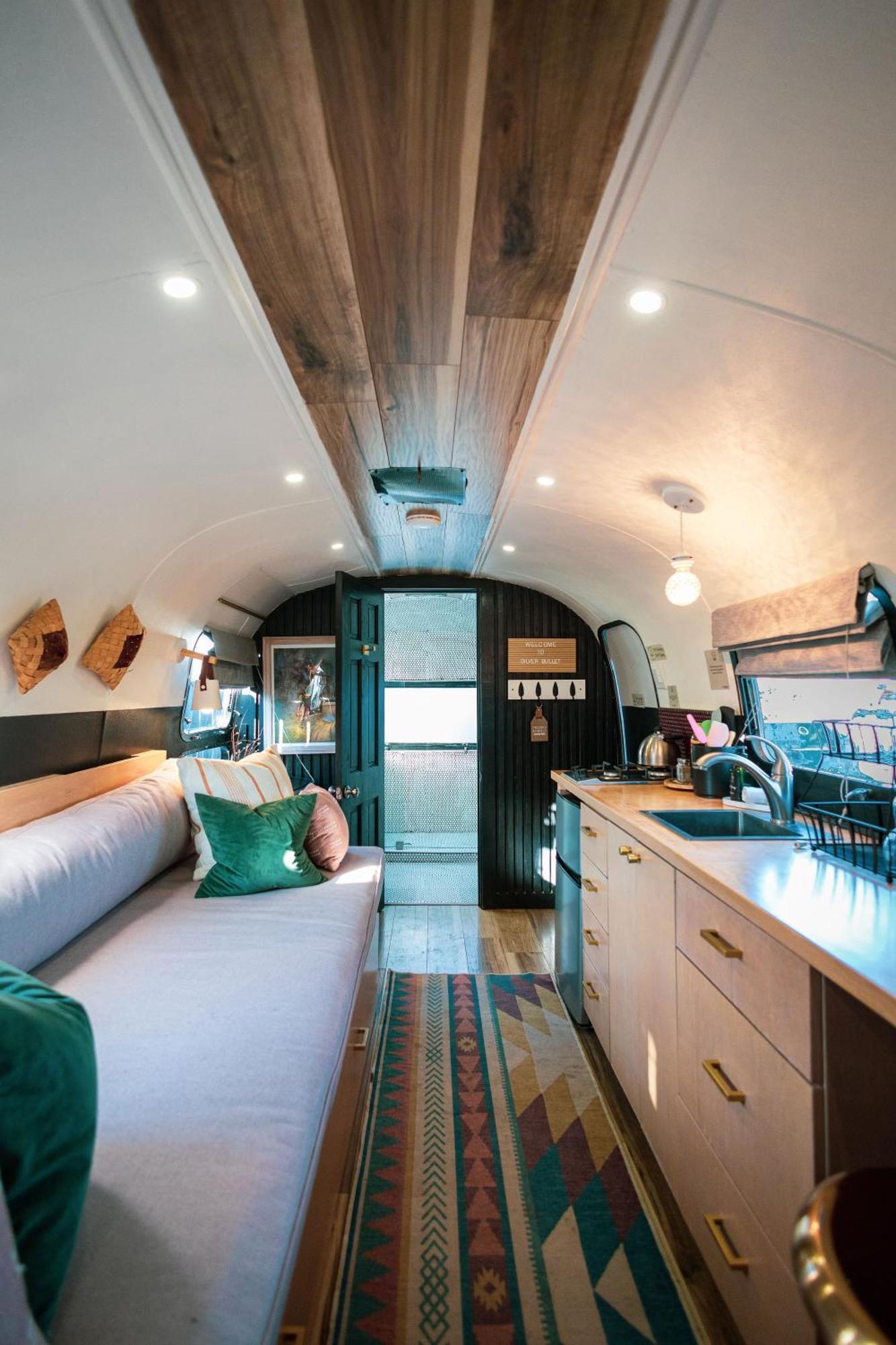 Silver Bullet Airstream, El Mistico Glamping Ranch Nogal Dış mekan fotoğraf